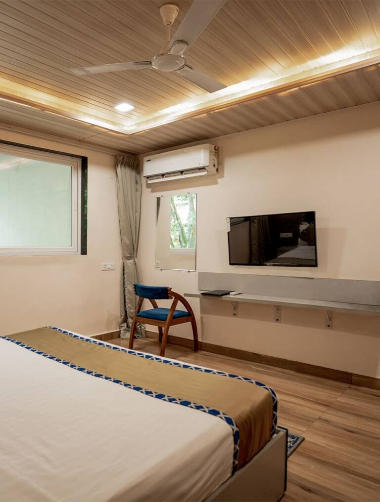 Suite Room 1000x1323_.jpg